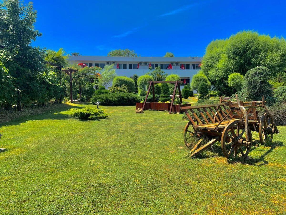 Complex Tismana 3* All Inclusive Jupiter Exterior foto