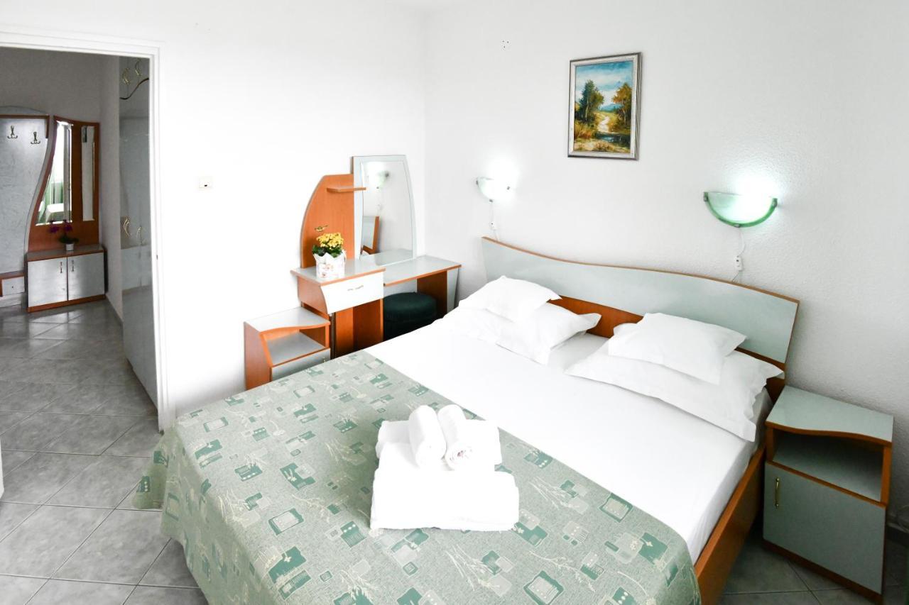 Complex Tismana 3* All Inclusive Jupiter Exterior foto