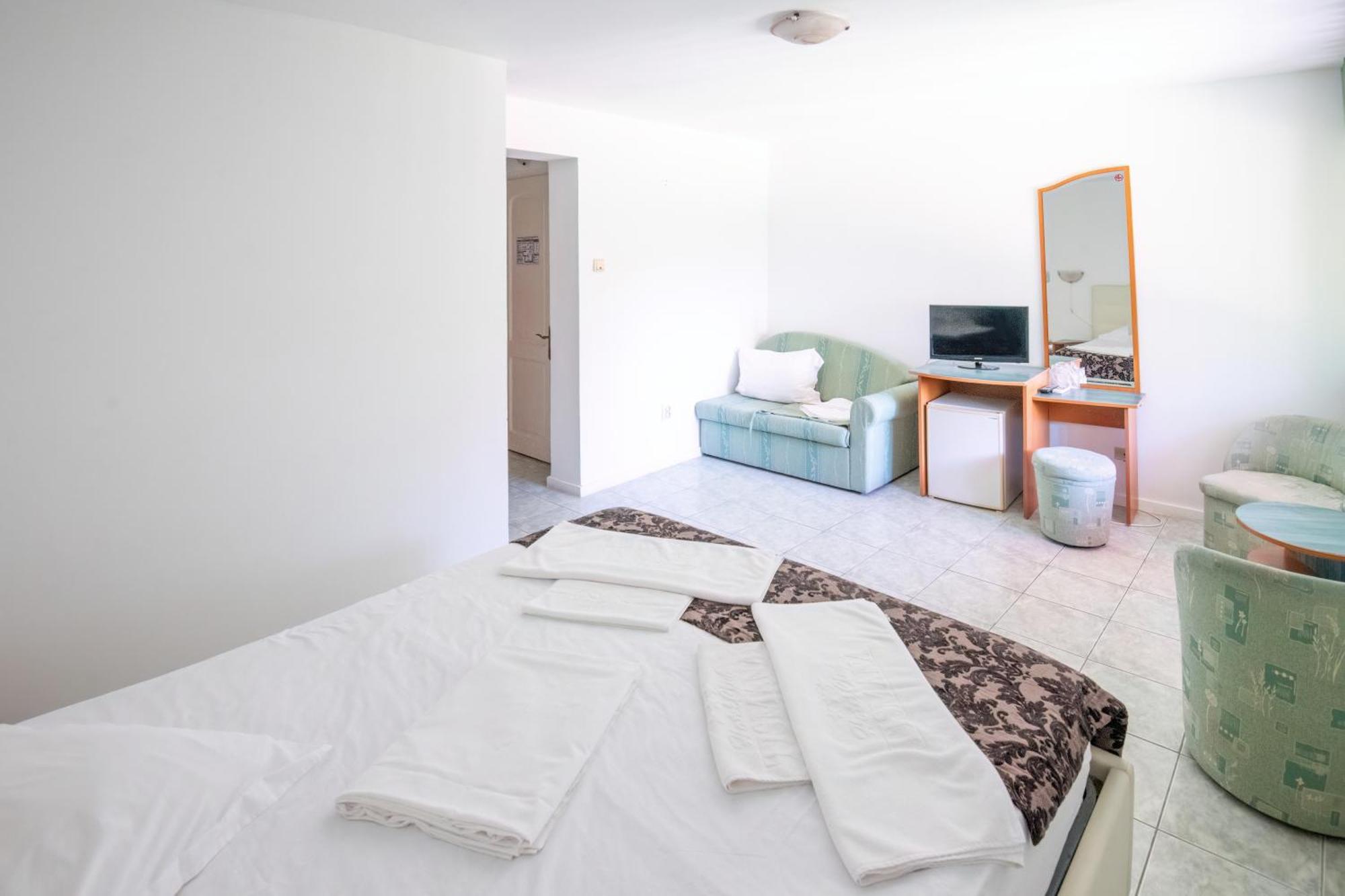 Complex Tismana 3* All Inclusive Jupiter Exterior foto