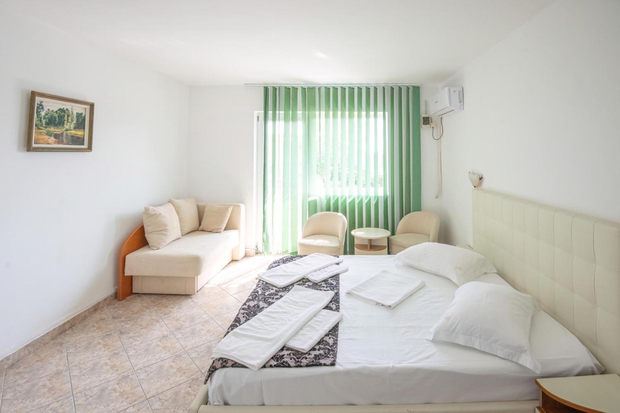 Complex Tismana 3* All Inclusive Jupiter Exterior foto